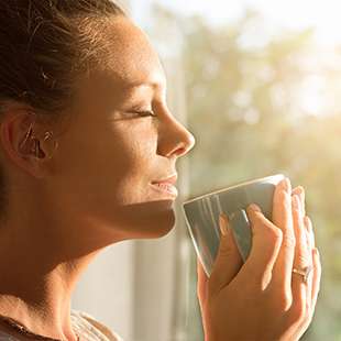Chá de Artemísia evita cólicas?